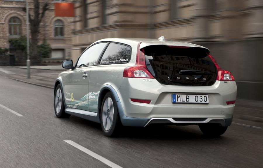  Volvo C30 DRIVe Electric 2011 года  (фото 15 из 37)